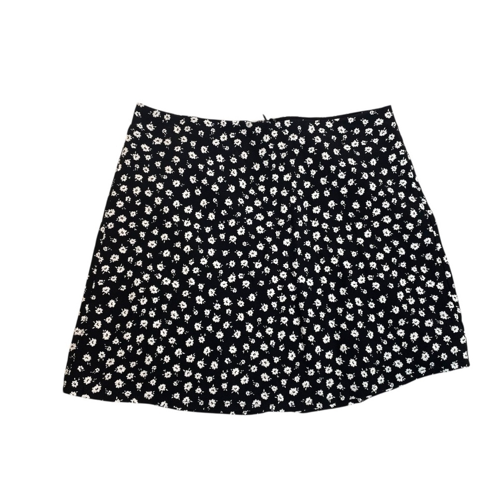 Kitschy Black & White Floral Skirt - Picture 1 of 6